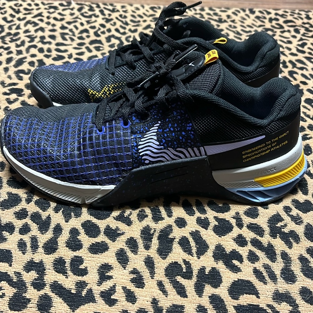 Women’s size 7 Nike Metcons